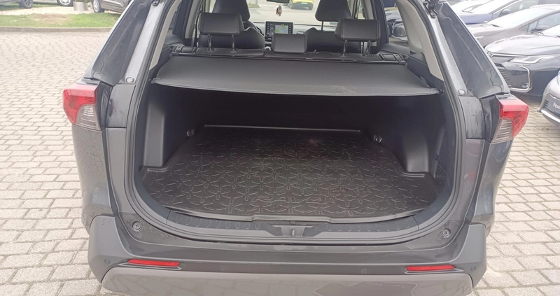 Toyota RAV4 cena 161900 przebieg: 52971, rok produkcji 2019 z Barwice małe 379